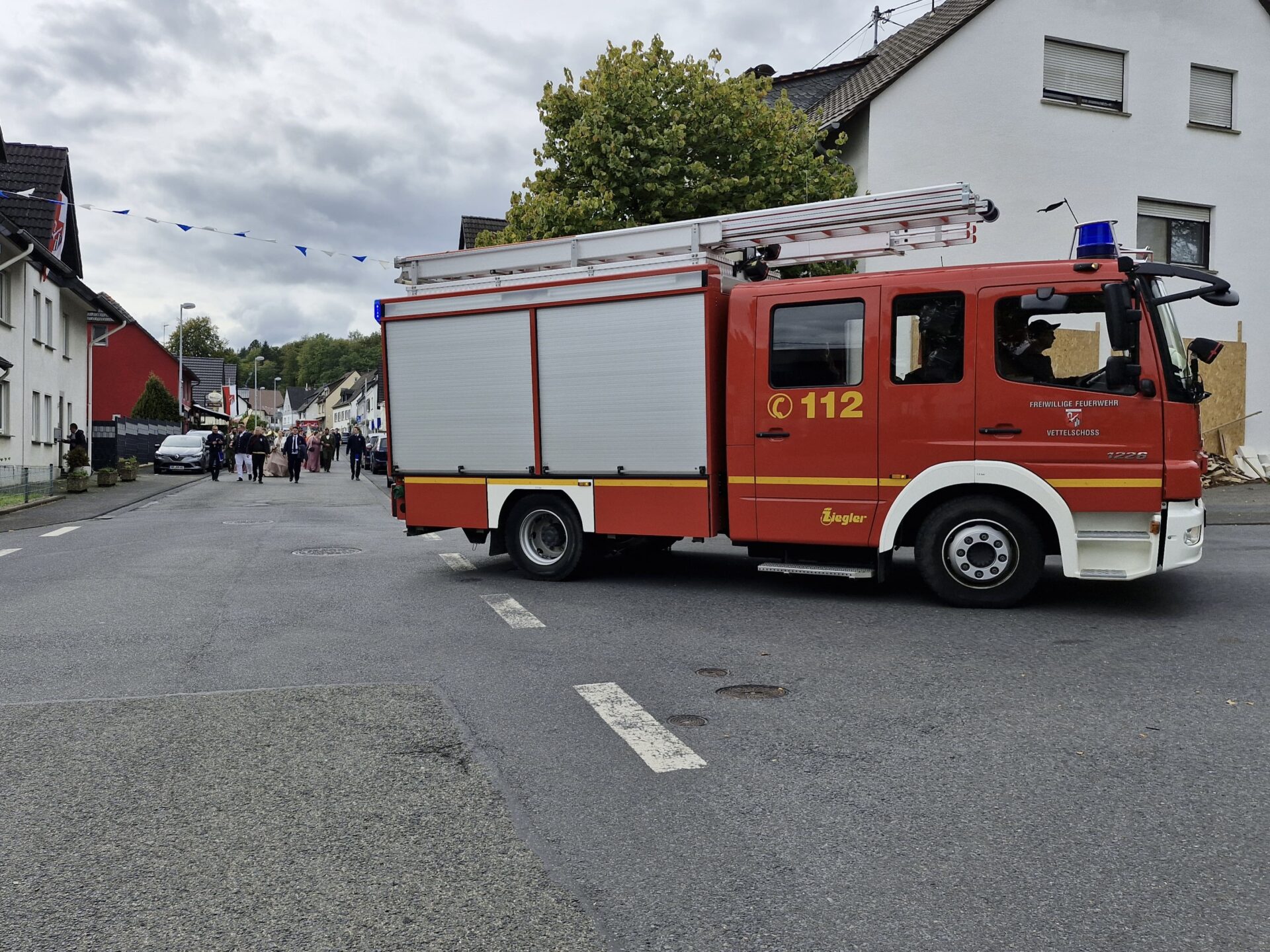Absicherung Königszug 2 63a60c04 a30c 4fa0 b7df 015e6bb3ecfd