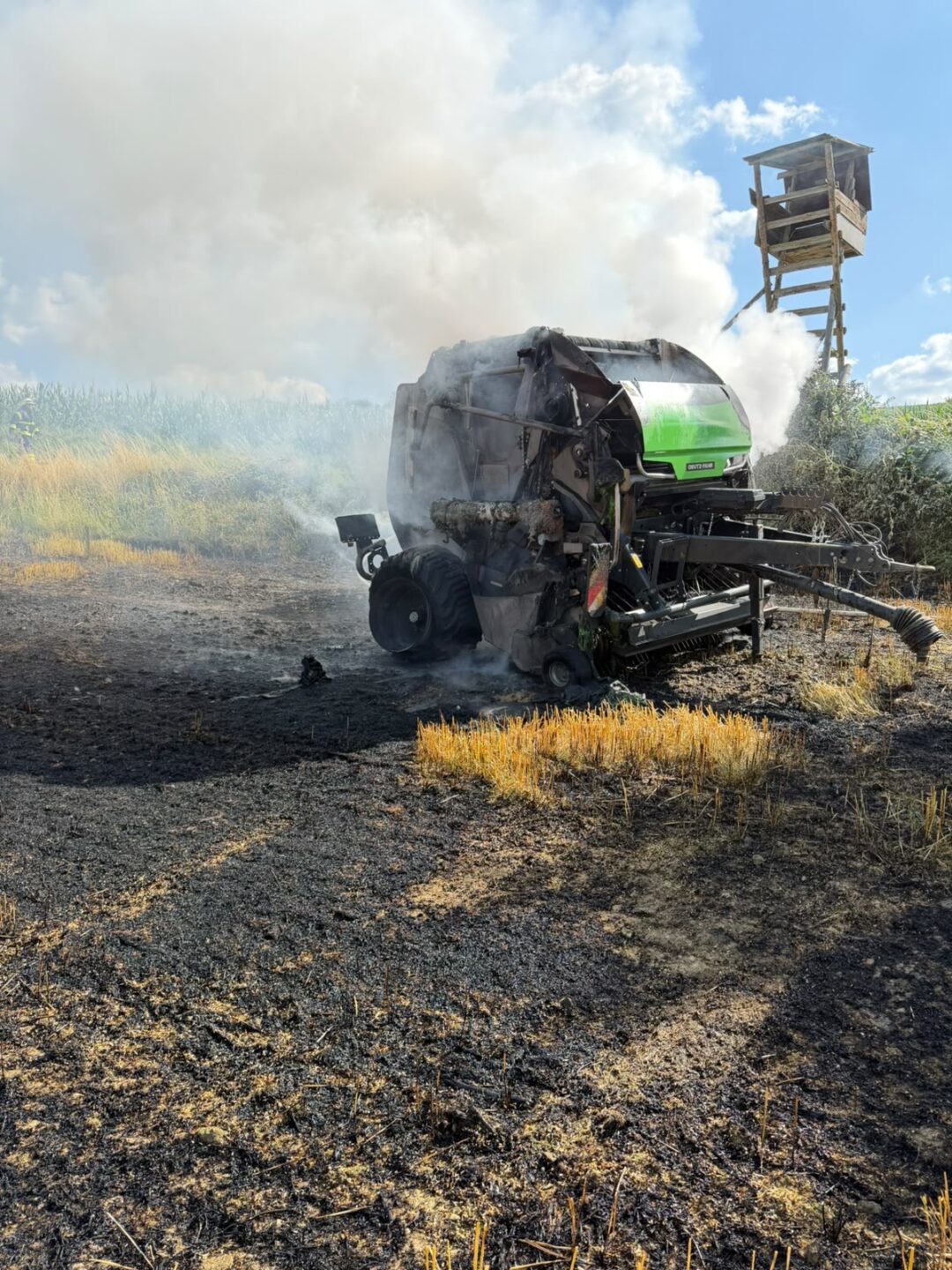 Fahrzeugbrand außerorts 9 647e8810 5079 4060 8945 a1f021658eb4