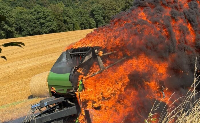 Feuerwehr Vettelschoß Brennt Ballenpresse am 21.07.2026