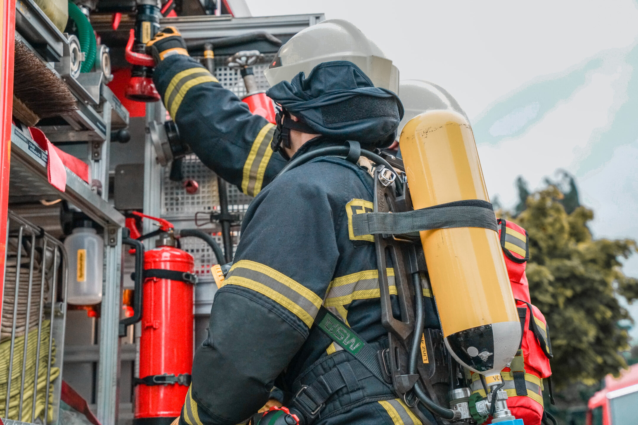 Brennt Imbisswagen am Gebäude 6 Feuerwehr Vettelschoß, Einsatz, Vettelschoß, Feuerwehr, Atemschutz, Brand, News