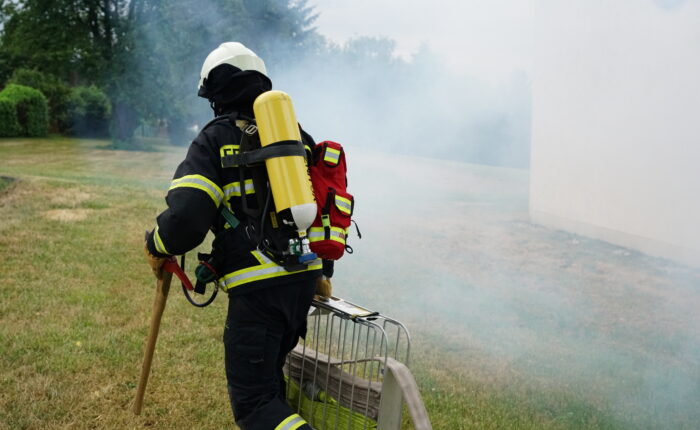 Feuerwehr Vettelschoß, Einsatz, Vettelschoß, Feuerwehr, Atemschutz, Brand, News, Alarm, Einsatz in Vettelschoß, VG Linz, VG Linz am Rhein, Linz, Linz am Rhein, Vettelschoss, Kreis Neuwied, Freiwillige Feuerwehr, Brand, Unfall, Zeitung