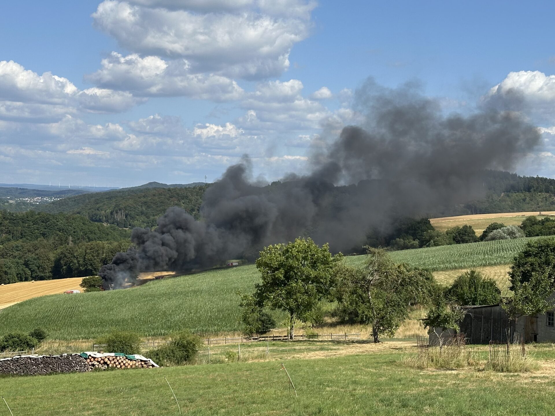 Fahrzeugbrand außerorts 3 IMG 9617 1