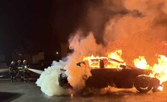 PKW-Brand in Vettelschoß am 19.04.2025 - Feuerwehr Vettelschoß