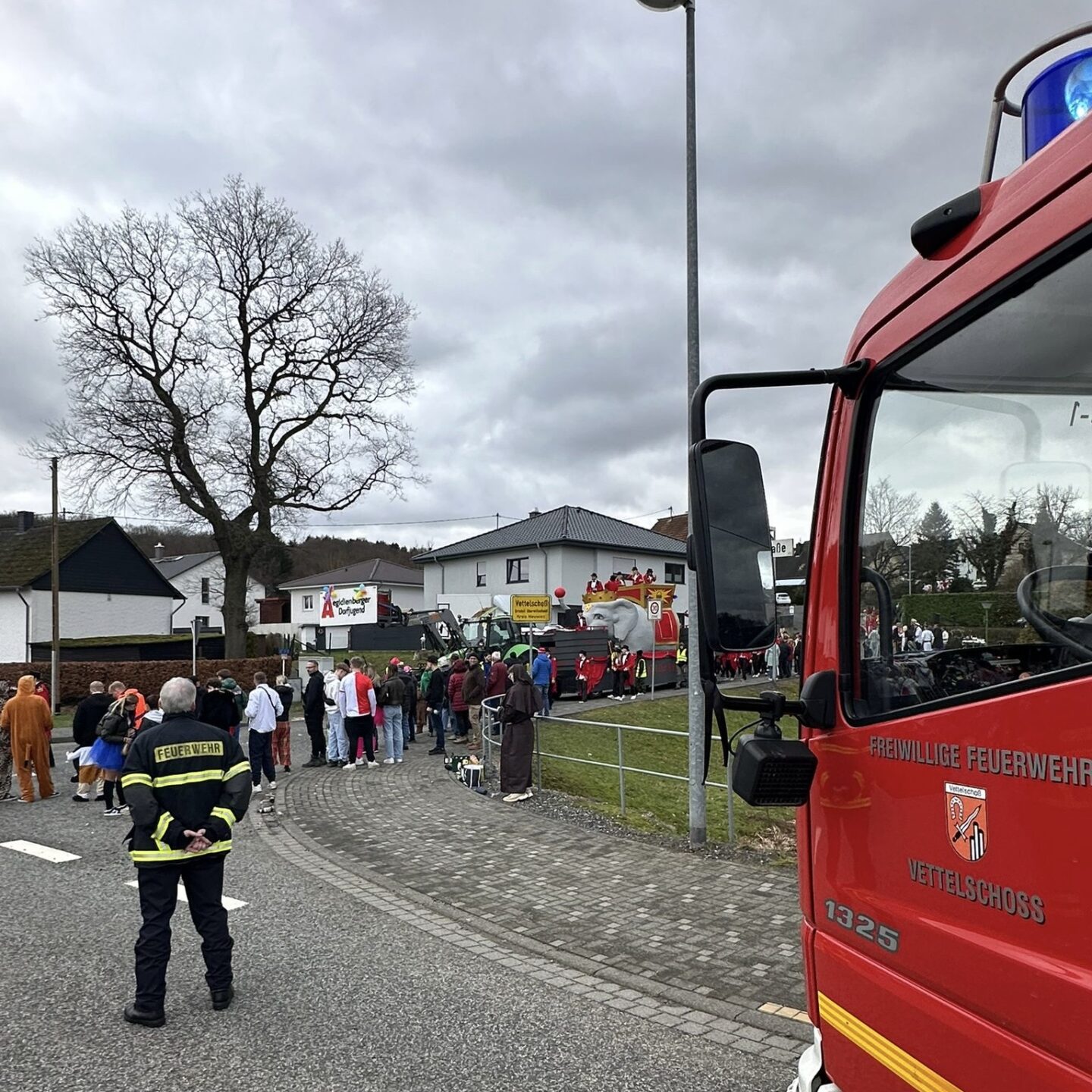 Absicherung Karnevalszug 7 d2c67cb0 804d 4be3 bbbb 1e91677e5dcc