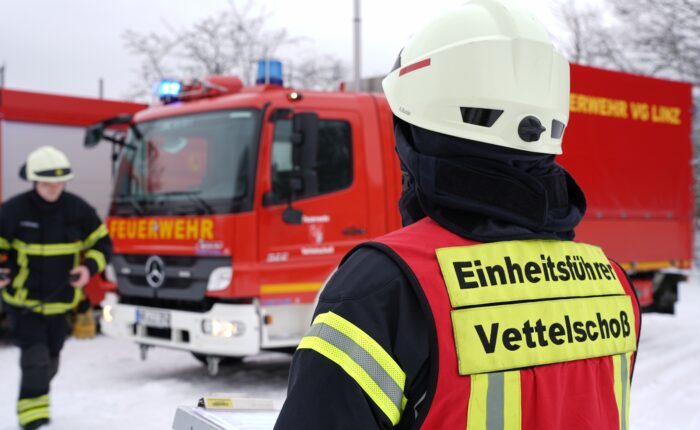 Feuerwehr Vettelschoß, Einsatz, Vettelschoß, Feuerwehr, Atemschutz, Brand, News, Alarm, Einsatz in Vettelschoß, VG Linz, VG Linz am Rhein, Linz, Linz am Rhein, Vettelschoss, Kreis Neuwied, Freiwillige Feuerwehr, Brand, Unfall, Zeitung