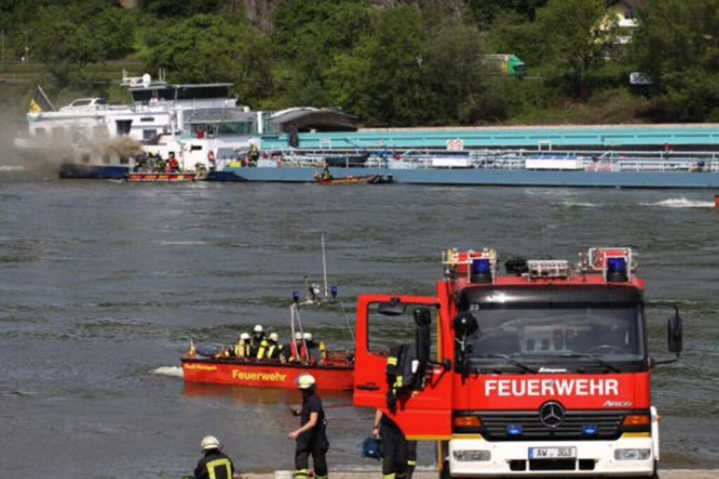 Person im Wasser 1 einsatz2012