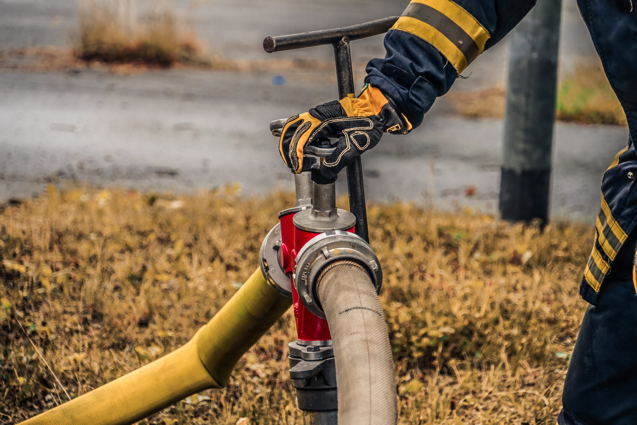 Heckenbrand an Gebäude 3 hydrant fw 1